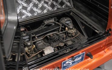 Chevrolet-Corvair-1962-Mango-Tango-Black-Houndstooth-17