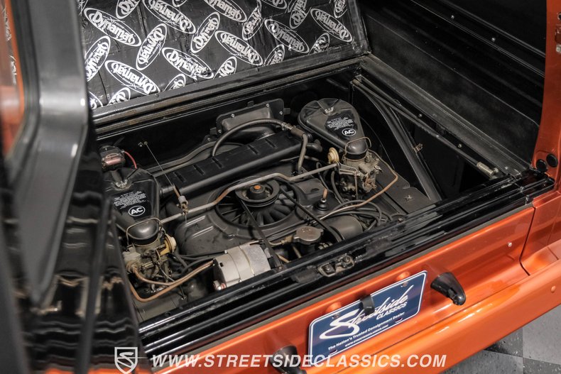 Chevrolet-Corvair-1962-Mango-Tango-Black-Houndstooth-17