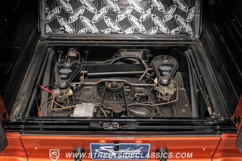 Chevrolet-Corvair-1962-Mango-Tango-Black-Houndstooth-2