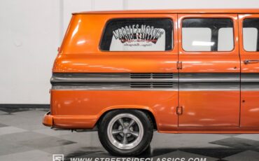 Chevrolet-Corvair-1962-Mango-Tango-Black-Houndstooth-22