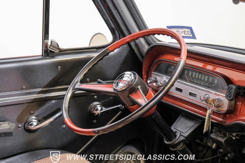Chevrolet-Corvair-1962-Mango-Tango-Black-Houndstooth-27