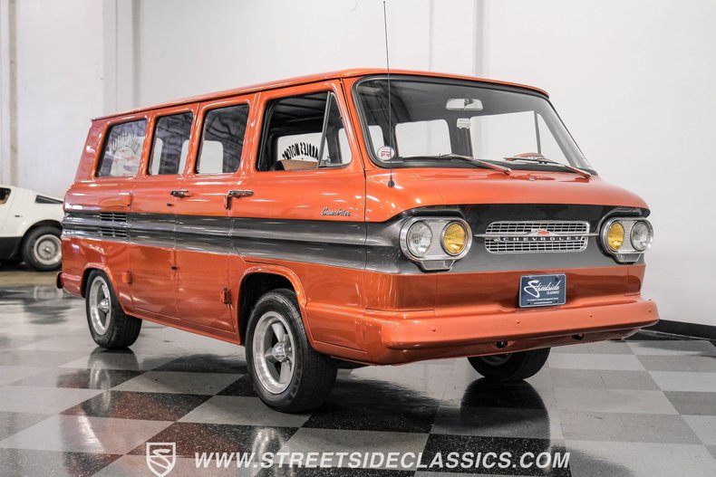 Chevrolet-Corvair-1962-Mango-Tango-Black-Houndstooth-29