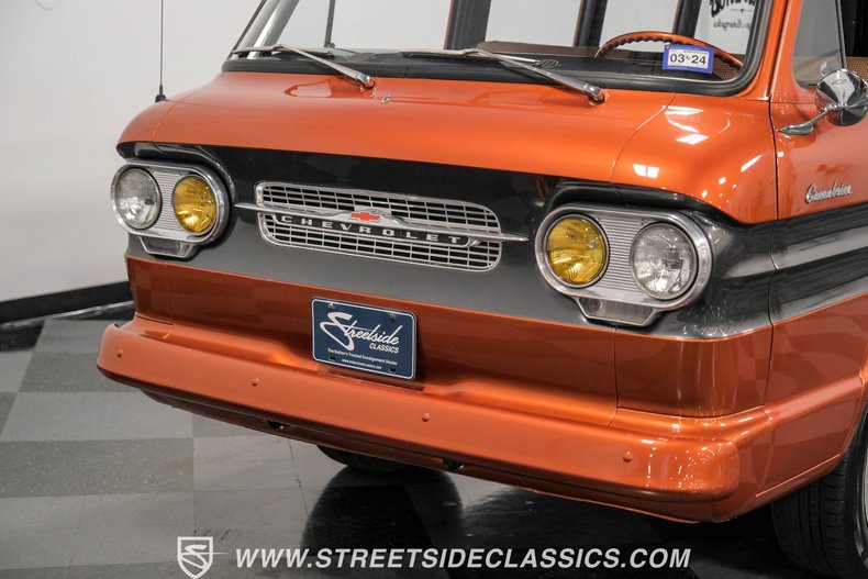 Chevrolet-Corvair-1962-Mango-Tango-Black-Houndstooth-33