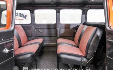 Chevrolet-Corvair-1962-Mango-Tango-Black-Houndstooth-46