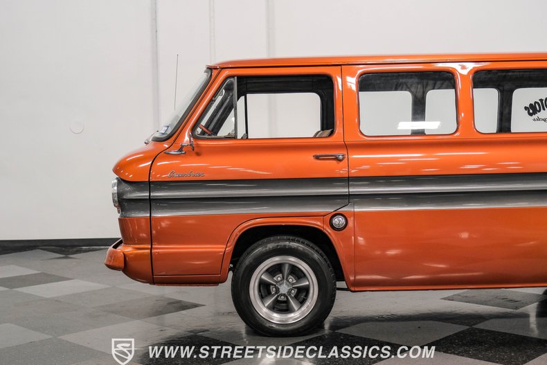 Chevrolet-Corvair-1962-Mango-Tango-Black-Houndstooth-5