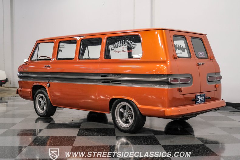 Chevrolet-Corvair-1962-Mango-Tango-Black-Houndstooth-7