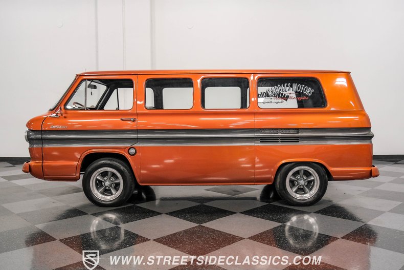Chevrolet-Corvair-1962-Mango-Tango-Black-Houndstooth