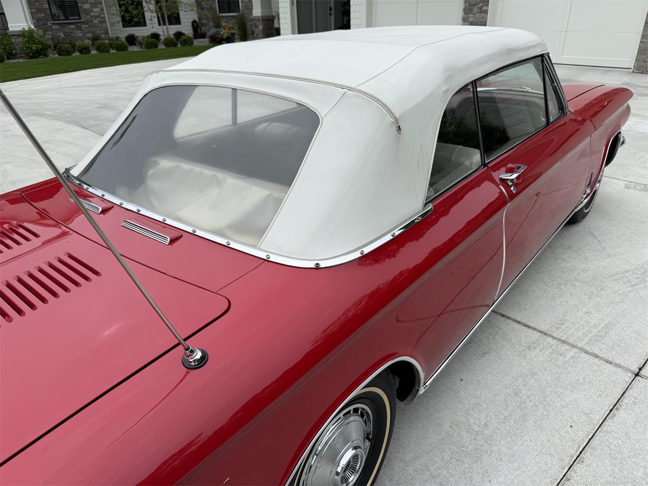 Chevrolet-Corvair-1962-Red-White-18