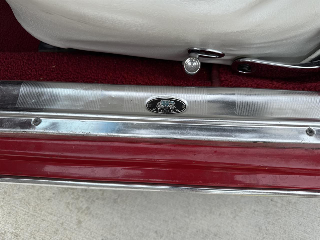 Chevrolet-Corvair-1962-Red-White-31