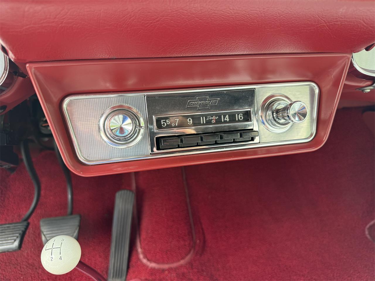 Chevrolet-Corvair-1962-Red-White-36