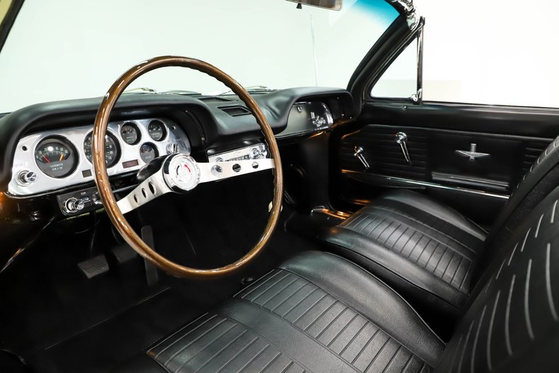 Chevrolet-Corvair-1964-Goldwood-Yellow-Black-1