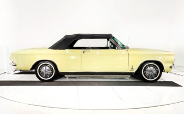 Chevrolet-Corvair-1964-Goldwood-Yellow-Black-10