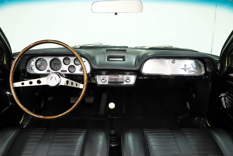 Chevrolet-Corvair-1964-Goldwood-Yellow-Black-15