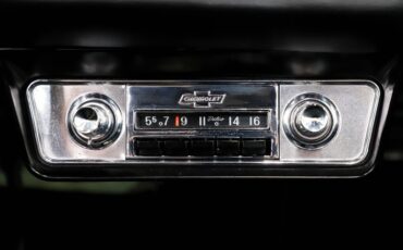 Chevrolet-Corvair-1964-Goldwood-Yellow-Black-16