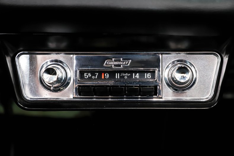 Chevrolet-Corvair-1964-Goldwood-Yellow-Black-16