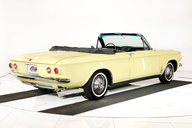 Chevrolet-Corvair-1964-Goldwood-Yellow-Black-20