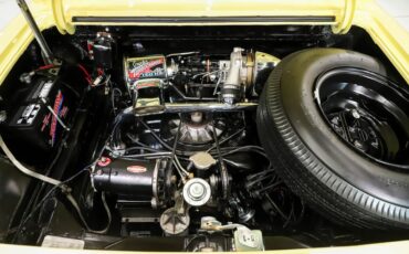 Chevrolet-Corvair-1964-Goldwood-Yellow-Black-23