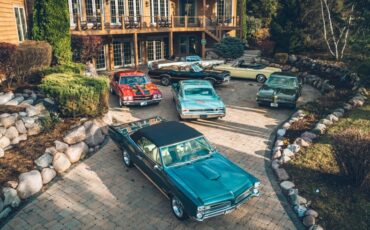 Chevrolet-Corvair-1964-Goldwood-Yellow-Black-24