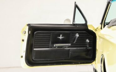 Chevrolet-Corvair-1964-Goldwood-Yellow-Black-26