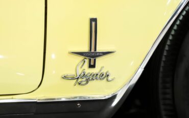 Chevrolet-Corvair-1964-Goldwood-Yellow-Black-29