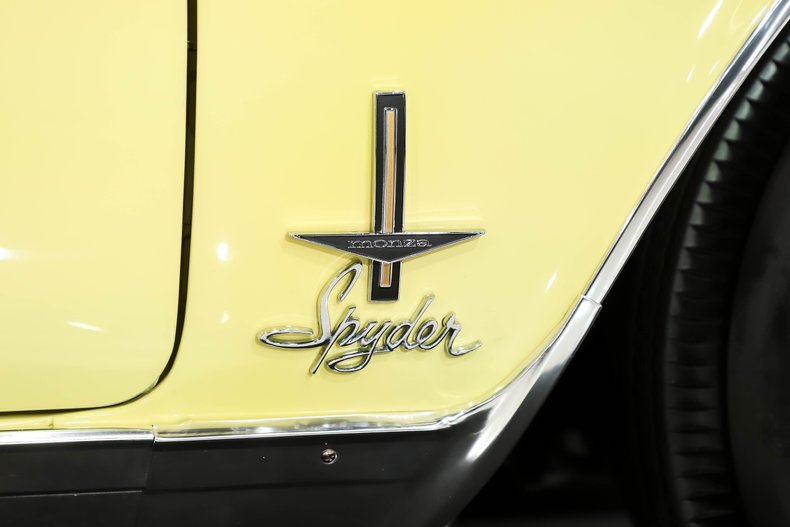 Chevrolet-Corvair-1964-Goldwood-Yellow-Black-29