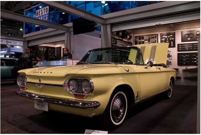 Chevrolet-Corvair-1964-Goldwood-Yellow-Black-3
