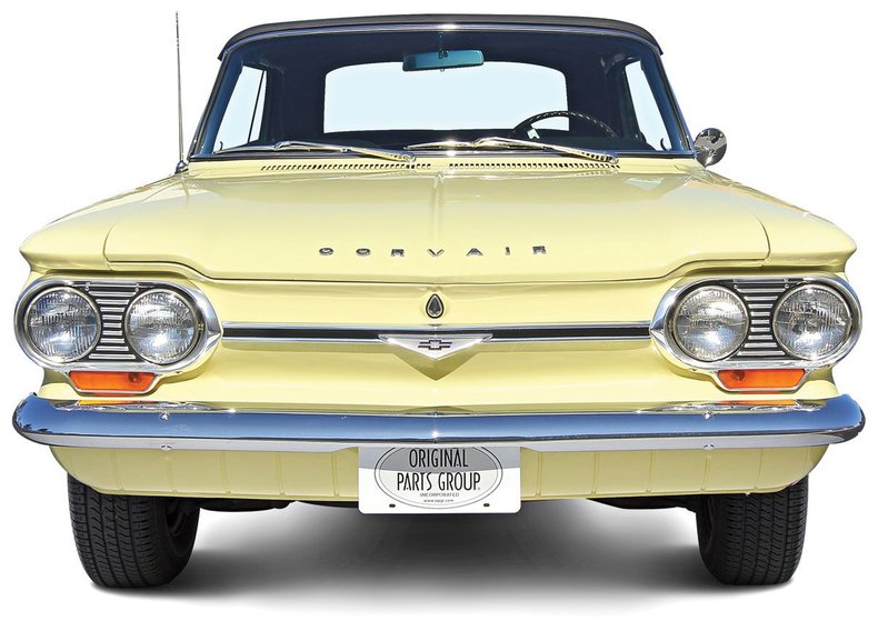 Chevrolet-Corvair-1964-Goldwood-Yellow-Black-37
