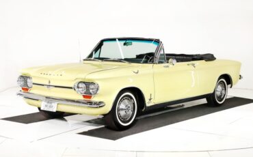 Chevrolet-Corvair-1964-Goldwood-Yellow-Black-39