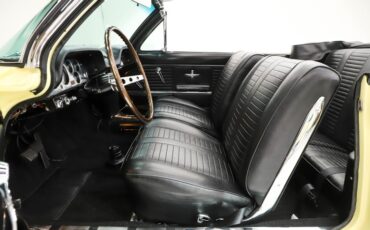 Chevrolet-Corvair-1964-Goldwood-Yellow-Black-41