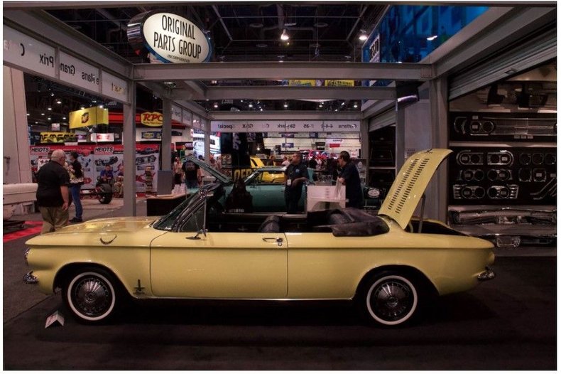 Chevrolet-Corvair-1964-Goldwood-Yellow-Black-44