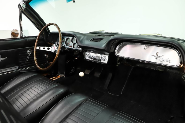 Chevrolet-Corvair-1964-Goldwood-Yellow-Black-49