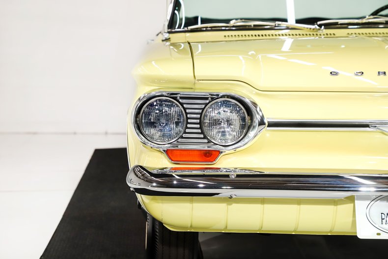 Chevrolet-Corvair-1964-Goldwood-Yellow-Black-6