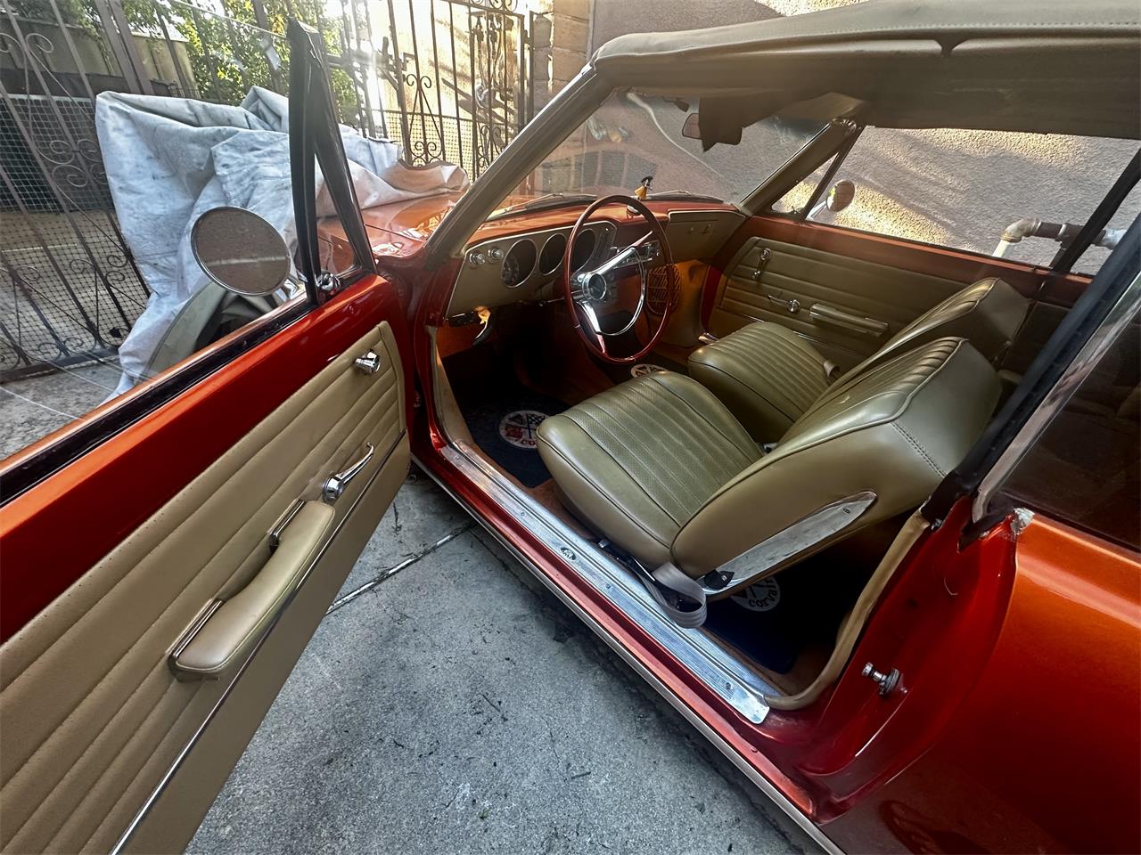 Chevrolet-Corvair-1965-Sunburst-orange-Brown-orange-42