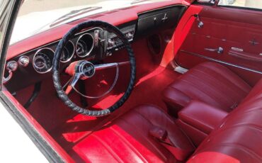 Chevrolet-Corvair-1966-White-Red-10