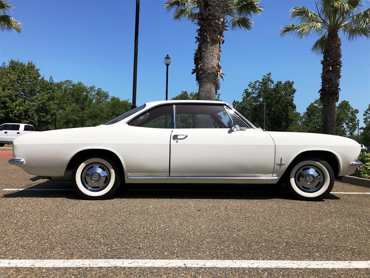 Chevrolet-Corvair-1966-White-Red-4