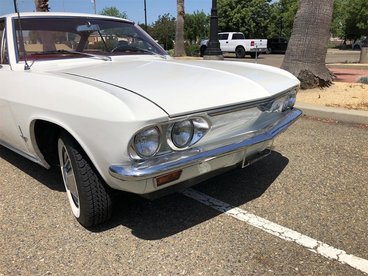 Chevrolet-Corvair-1966-White-Red-7