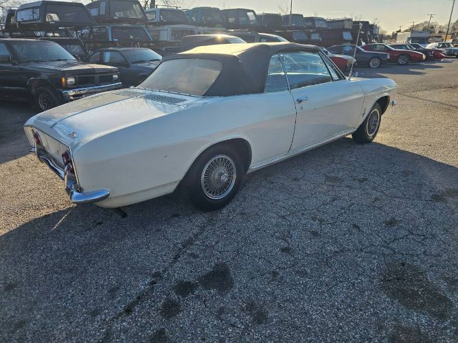 Chevrolet-Corvair-1967-WhiteBlack-Top-Blue-14