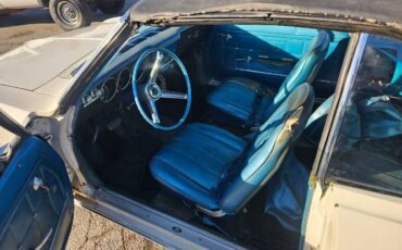 Chevrolet-Corvair-1967-WhiteBlack-Top-Blue-5