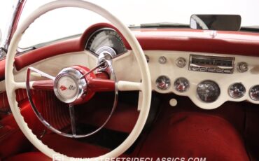 Chevrolet-Corvette-1954-Polo-White-Red-47
