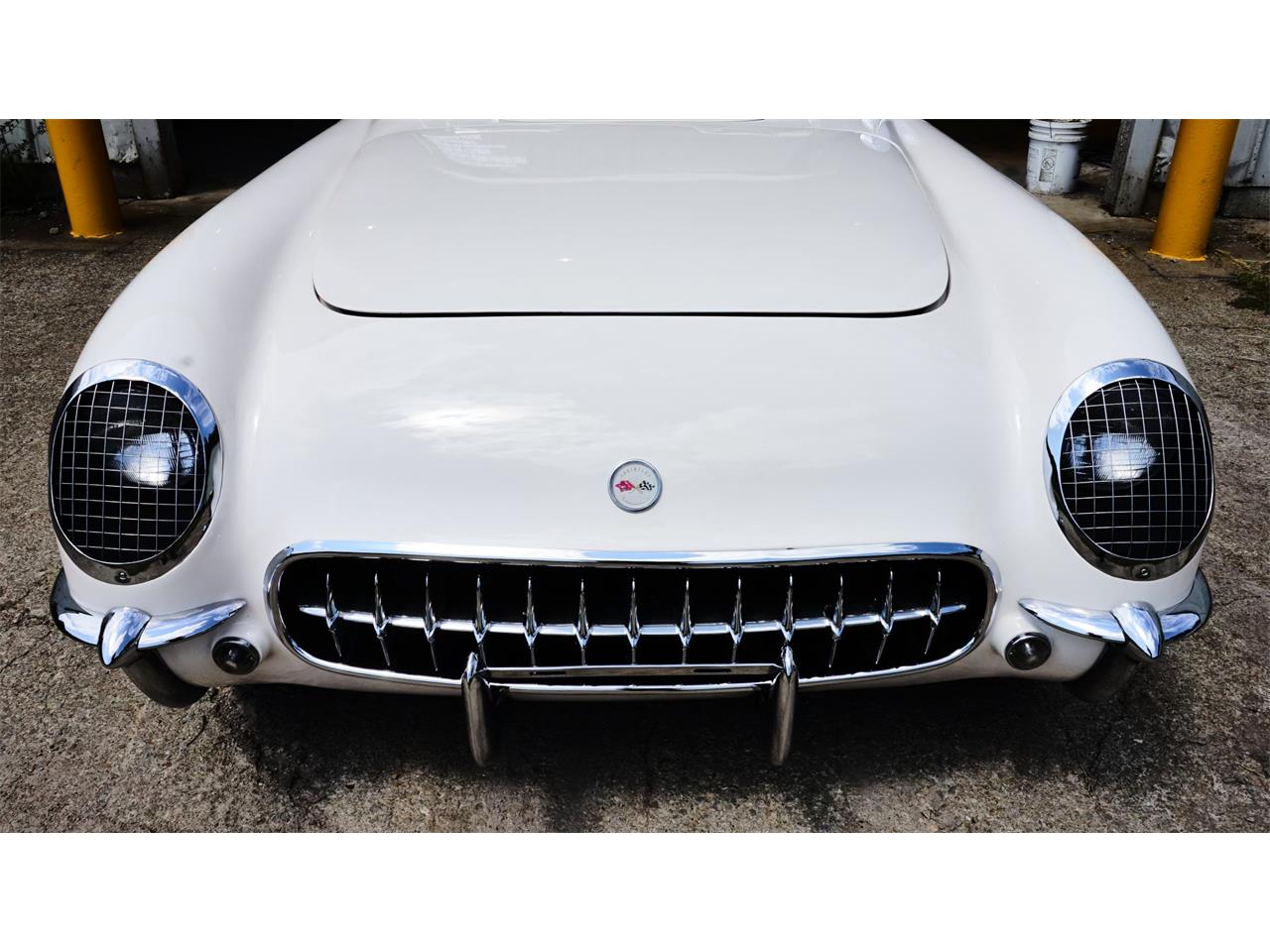 Chevrolet-Corvette-1954-White-Red-2