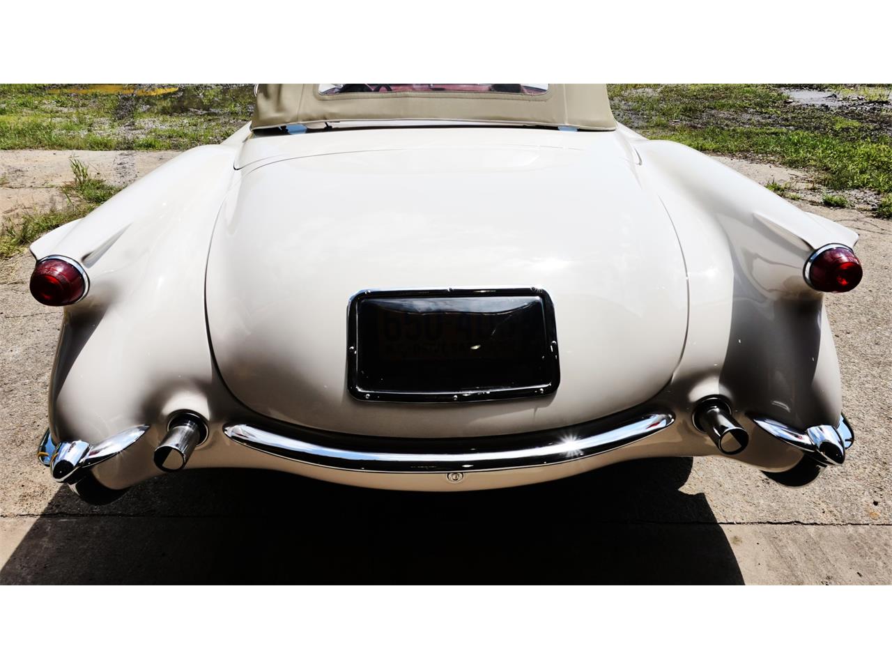 Chevrolet-Corvette-1954-White-Red-3