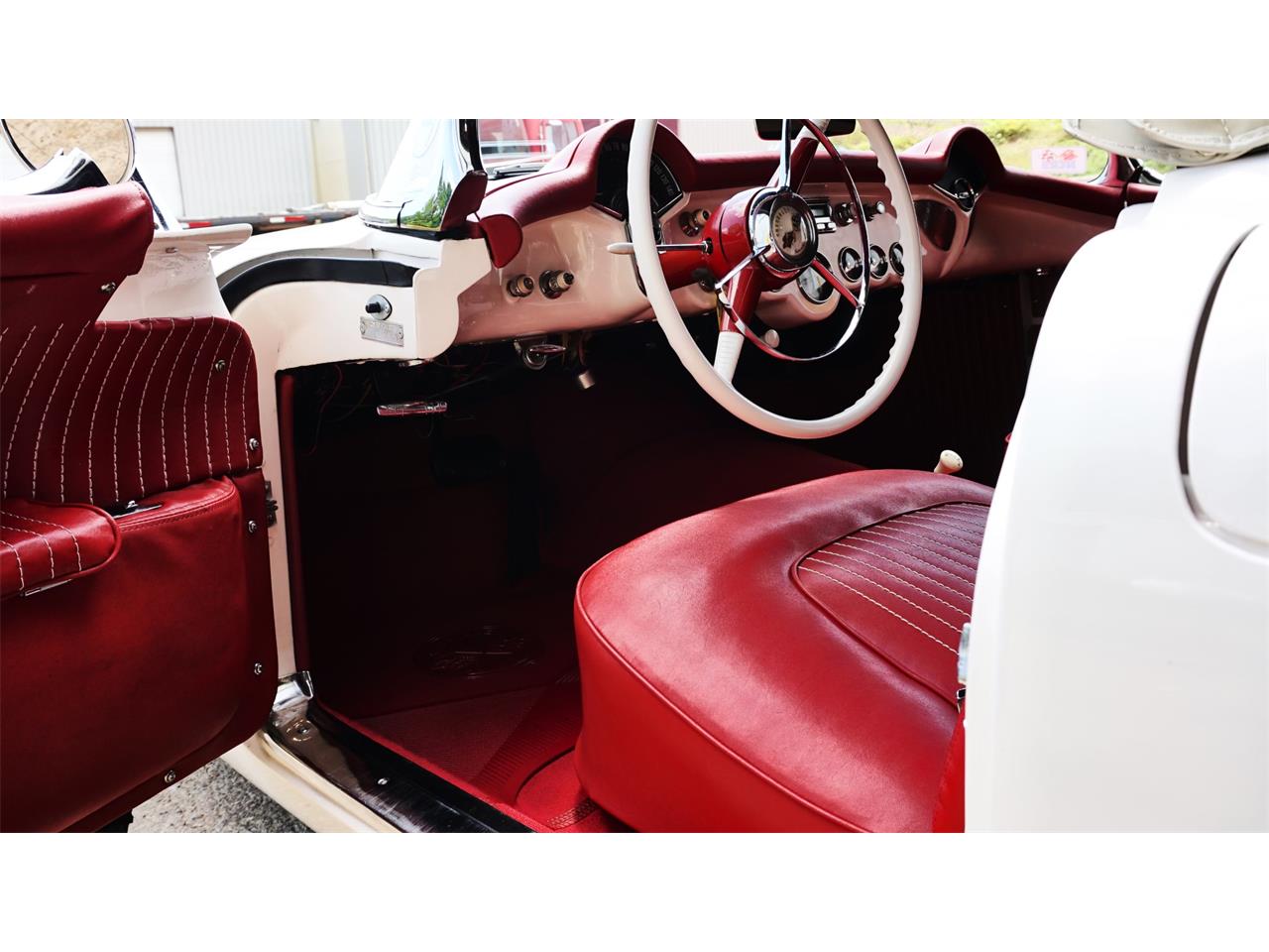 Chevrolet-Corvette-1954-White-Red-7