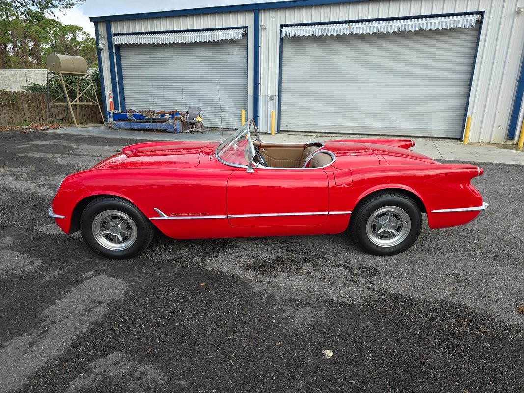 Chevrolet-Corvette-1955-Roadster-11