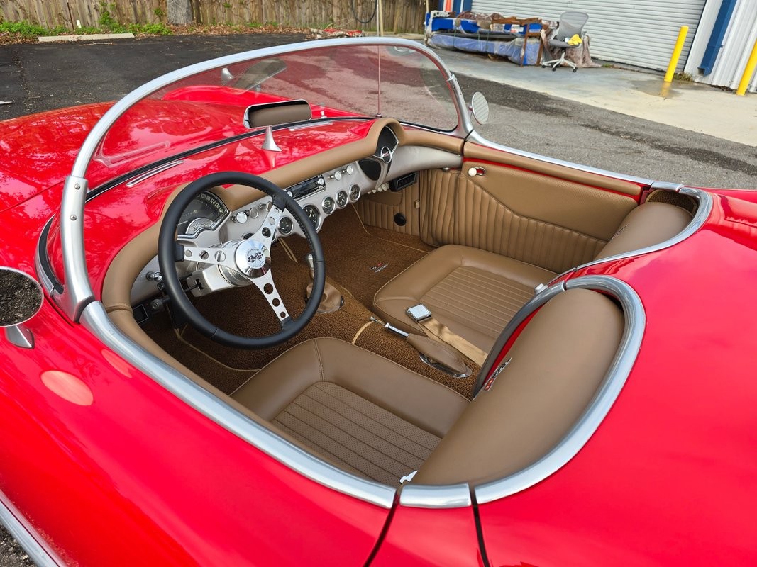 Chevrolet-Corvette-1955-Roadster-12