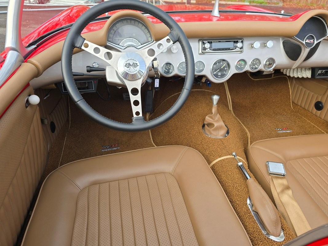 Chevrolet-Corvette-1955-Roadster-14