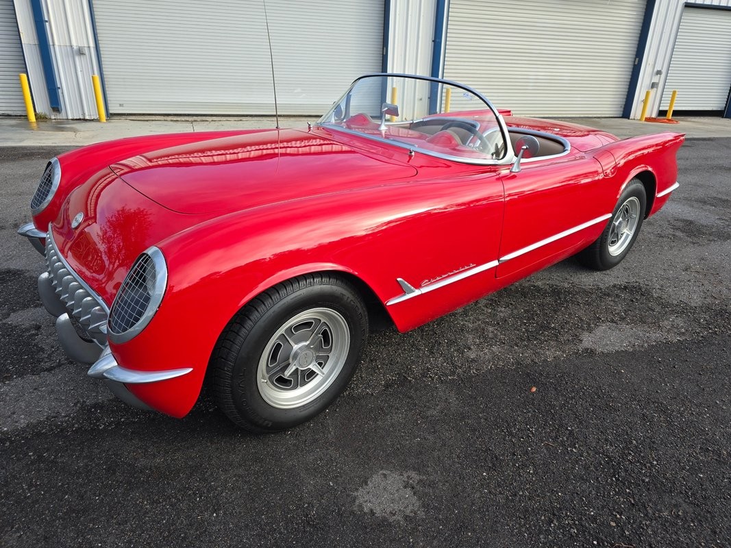 Chevrolet-Corvette-1955-Roadster-2