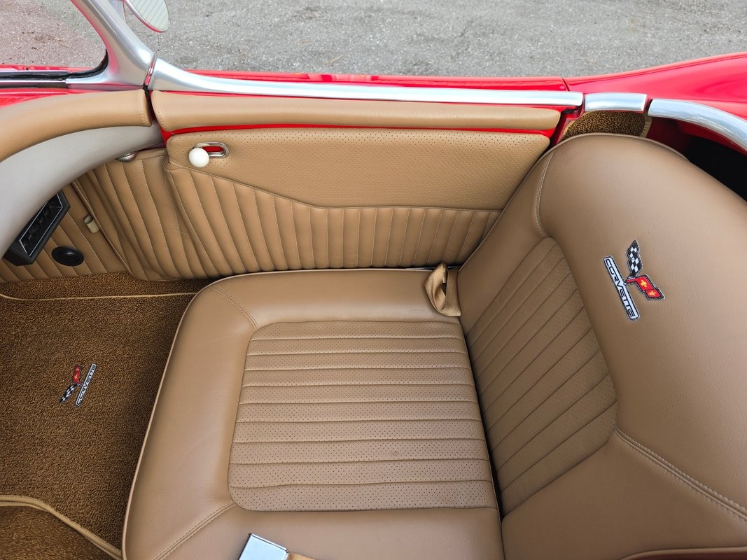 Chevrolet-Corvette-1955-Roadster-22