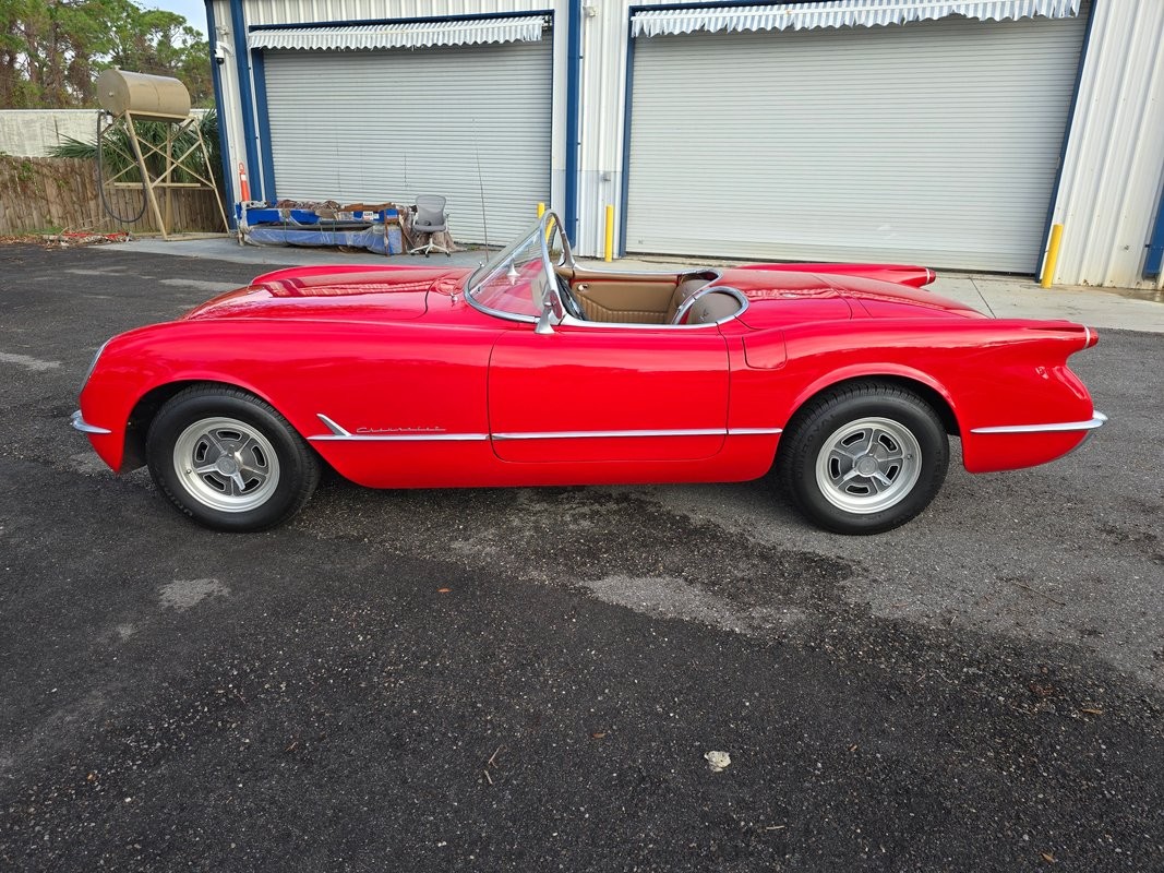Chevrolet-Corvette-1955-Roadster-3