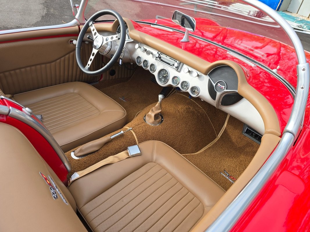 Chevrolet-Corvette-1955-Roadster-33