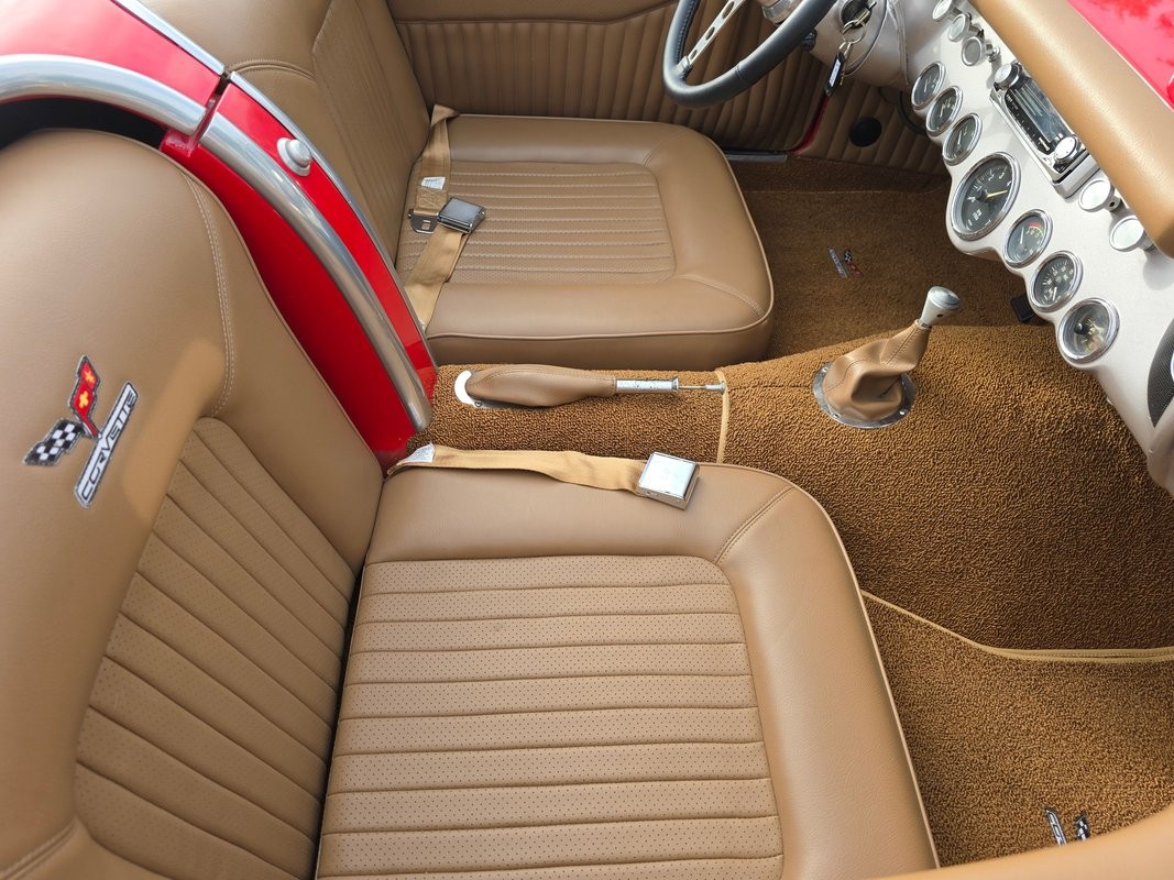 Chevrolet-Corvette-1955-Roadster-34